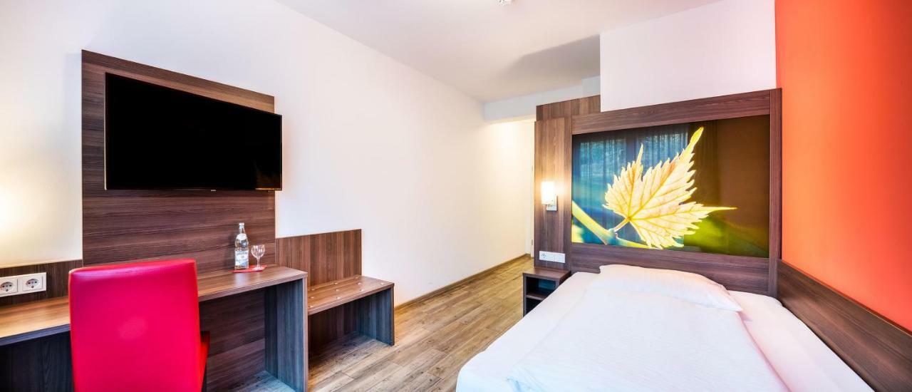 Schroeders Wein-Style-Hotel Trier Bilik gambar